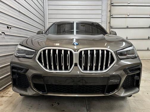 2023 BMW X6 xDrive40i