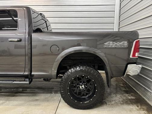 2017 RAM 2500 Laramie Crew Cab 4x4 6'4' Box