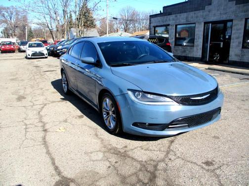 2015 Chrysler 200 S