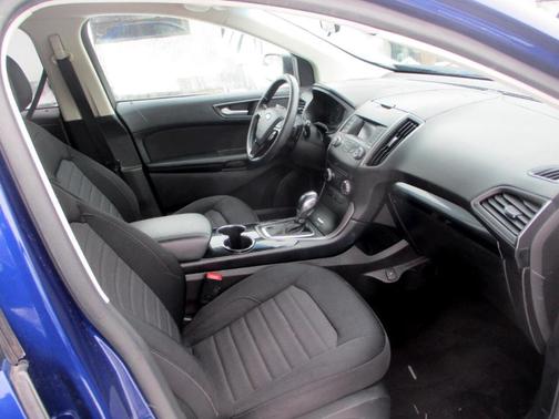 2015 Ford Edge SE