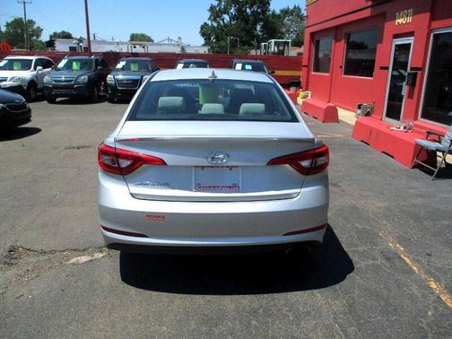 2016 Hyundai SONATA SE