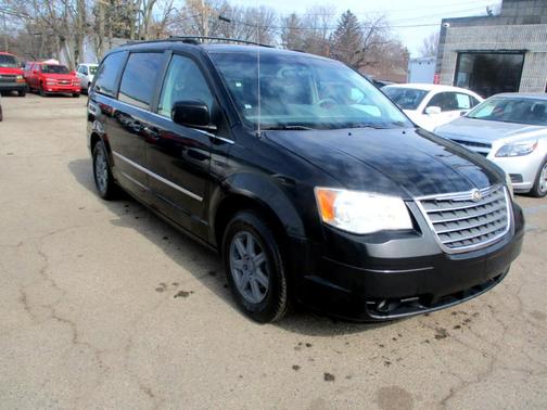 2009 Chrysler Town & Country Touring