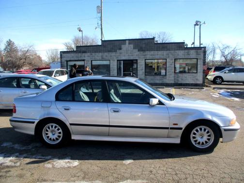 1999 BMW 528 i
