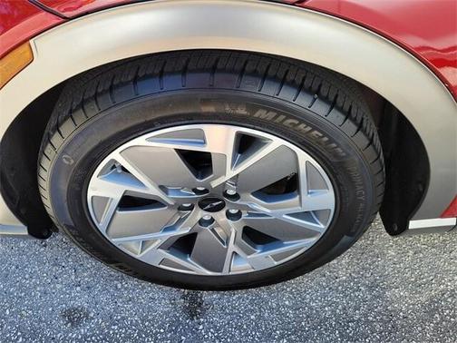 2024 Genesis GV60 Standard