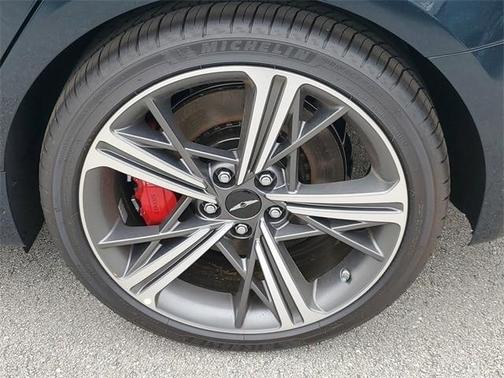 2025 Genesis G70 2.5T