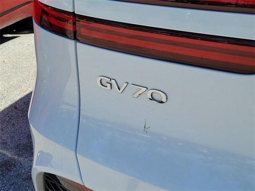 2024 Genesis GV70 2.5T