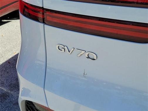 2024 Genesis GV70 2.5T