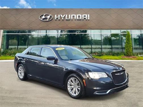 2017 Chrysler 300 Limited