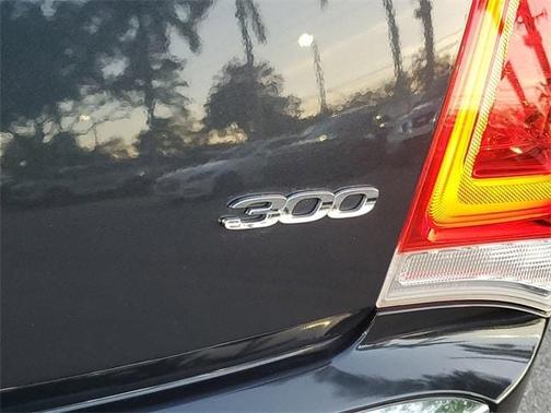 2017 Chrysler 300 Limited