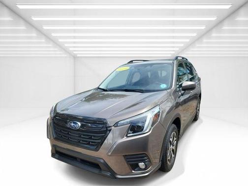 Brilliant Bronze Metallic 2023 Subaru Forester Premium