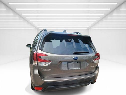 Brilliant Bronze Metallic 2023 Subaru Forester Premium