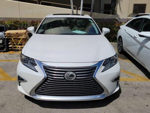 White Pearl 2017 Lexus ES 350 Base
