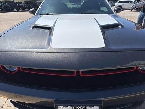 Granite Crystal Clearcoat Metallic 2018 Dodge Challenger SXT
