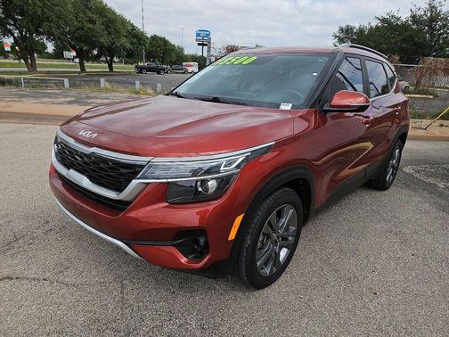 Mars Orange 2023 Kia Seltos S