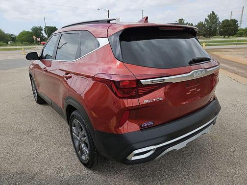 Mars Orange 2023 Kia Seltos S