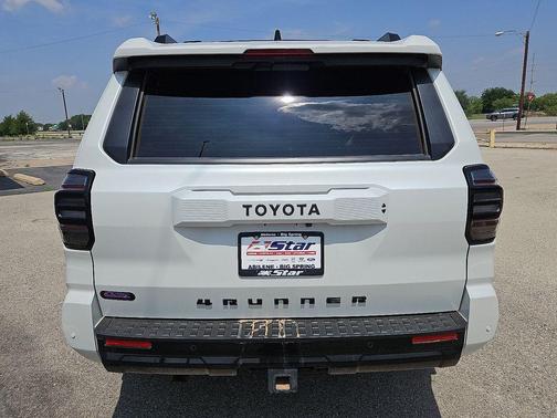 Pearl 2025 Toyota 4Runner TRD Sport