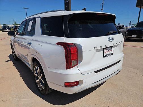 White 2021 Hyundai PALISADE Limited