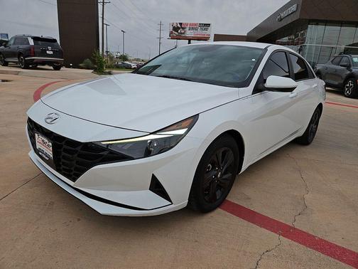 Quartz White 2022 Hyundai ELANTRA SEL