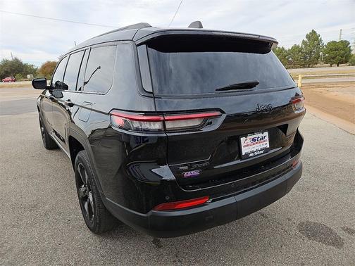 2022 Jeep Grand Cherokee L Laredo