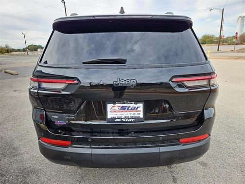 2022 Jeep Grand Cherokee L Laredo