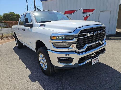 Bright White Clearcoat 2025 RAM 2500 Big Horn