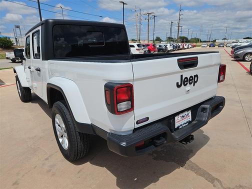 2023 Jeep Gladiator Sport