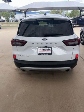 Oxford White 2025 Ford Escape Active