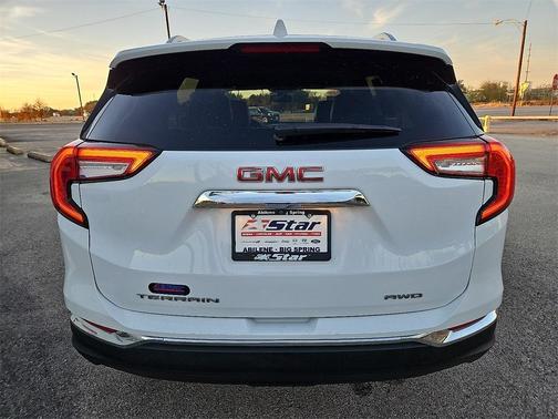2024 GMC Terrain SLT