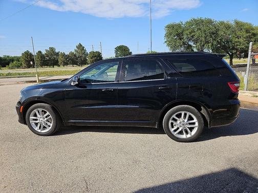 DB Black Crystal Clearcoat 2024 Dodge Durango GT