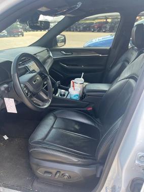 Bright White Clearcoat 2022 Jeep Grand Cherokee L Overland