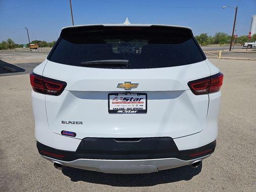 Summit White 2025 Chevrolet Blazer LT