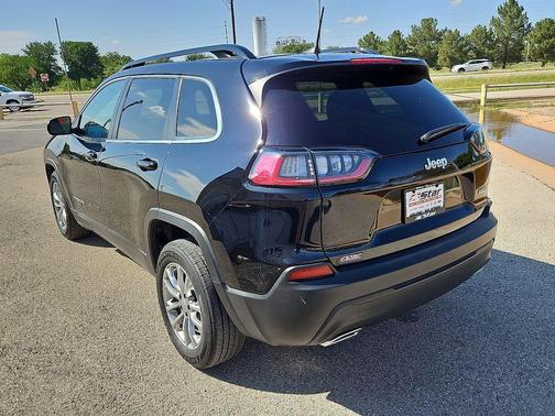 Diamond Black 2022 Jeep Cherokee Latitude Lux