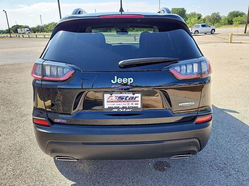 Diamond Black 2022 Jeep Cherokee Latitude Lux