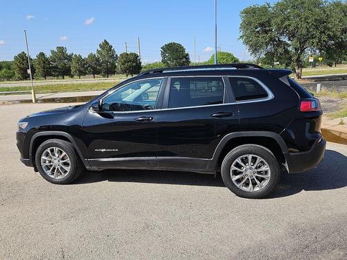 Diamond Black 2022 Jeep Cherokee Latitude Lux