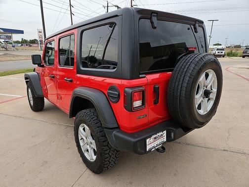 Firecracker Red Clearcoat 2022 Jeep Wrangler Unlimited Sport