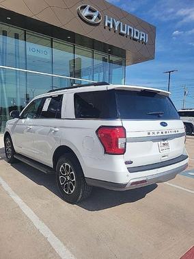 Oxford White 2024 Ford Expedition XLT