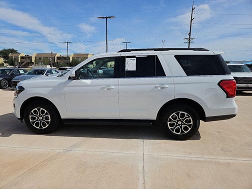 Oxford White 2024 Ford Expedition XLT