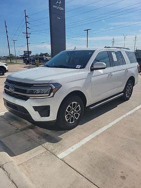 Oxford White 2024 Ford Expedition XLT