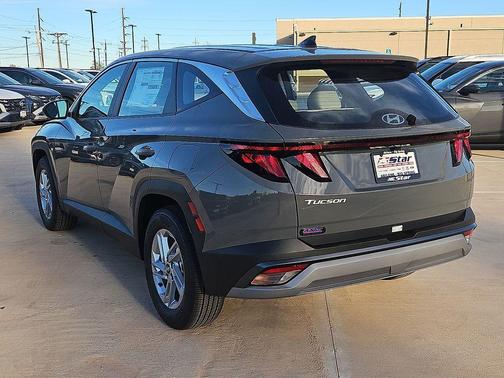 2026 Hyundai TUCSON SE