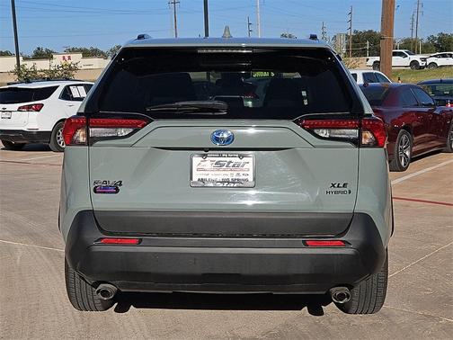 2020 Toyota RAV4 Hybrid XLE