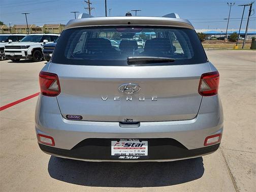 2025 Hyundai VENUE SEL