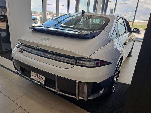 2025 Hyundai IONIQ 6 SEL