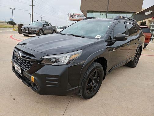 Crystal Black Silica 2022 Subaru Outback Wilderness