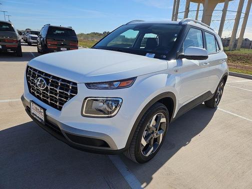 Lunar White 2026 Hyundai VENUE SEL