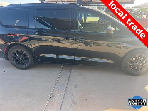 2021 Chrysler Pacifica Touring-L