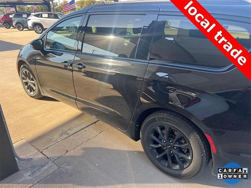 2021 Chrysler Pacifica Touring-L