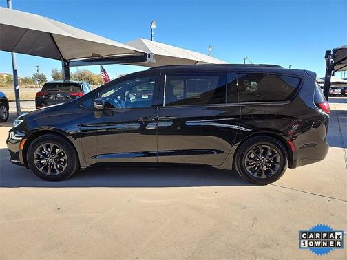 2021 Chrysler Pacifica Touring-L