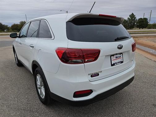 2019 Kia Sorento LX