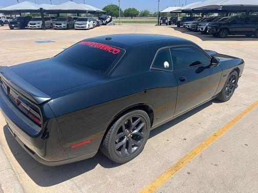 Pitch Black Clearcoat 2023 Dodge Challenger R/T
