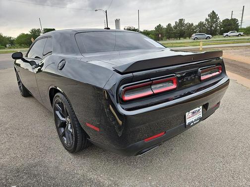 Pitch Black Clearcoat 2023 Dodge Challenger R/T